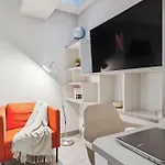 Апартаменты Eiffel & Invalides - Cityapartmentstay *