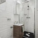 Eiffel & Invalides - Cityapartmentstay Париж
